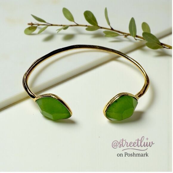 Stella & Dot Green Serenity Stone Cuff Bracelet Gold Tone Adjustable - Picture 4 of 9